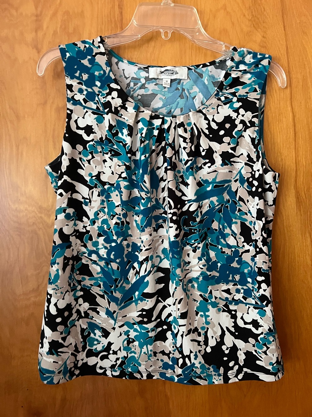 Jones New York Separates size medium pleated neckline sleeveless top tank